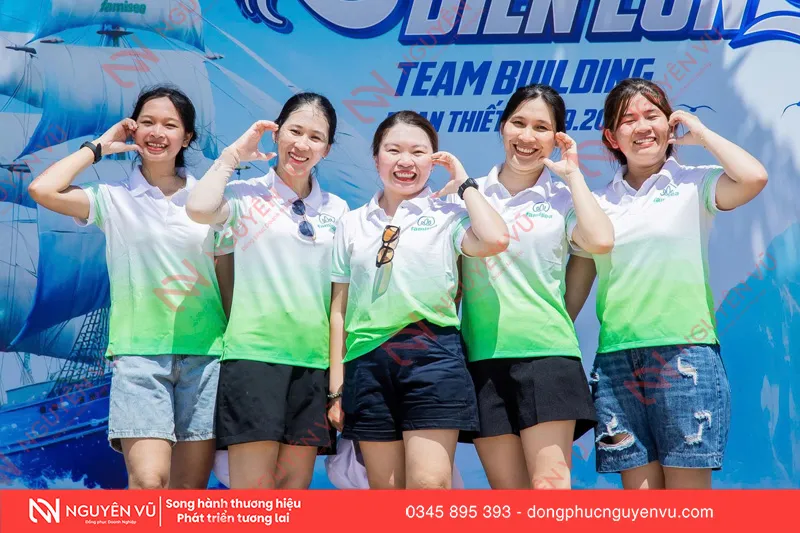 Áo polo đồng phục tự chụp chuyên nghiệp